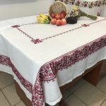 вишита скатертина