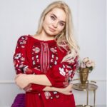 Вишита сукня жіноча