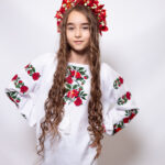 Дитяча вишиванка з трояндами – портрет
