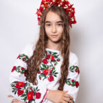 Дитяча вишиванка з трояндами – повний вигляд