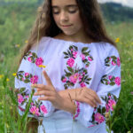 Вишиванка з трояндами
