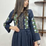 вишита жіноча сукня