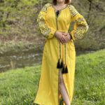 Вишита сукня жіноча