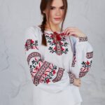жіноча вишиванка, вишиванка з червоною та чорною вишивкою,