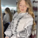 Біла лляна вишиванка «Богдана» з чорними традиційними візерунками