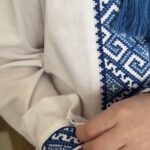 Манжет дитячої вишиванки з блакитною вишивкою Блакитний оберіг